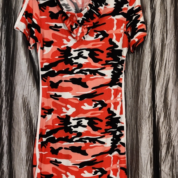 Camo Print Body Fitting Dress - Picture 3 of 4